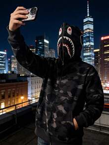 Buzo Unisex con Capucha Camuflaje Bordado de Tiburón | Cremallera Completa, Tejido Peso Medio-Ligero | Sudadera Casual de Moda para Parejas, Estilo Urbano y Callejero | Ideal para Uso Diario, Citas a Juego o Looks Coordinados | Abrigo Cómodo y Versátil para Hombre y Mujer - Gris Oscuro - Ver 5