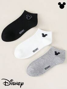 Disney 1/3/9/15 双装米奇老鼠袜子，采用经典的米奇设计元素。这款袜子为经典的黑色，带有小标签设计，配色简洁，透气性好，是一款百搭的基础款中筒袜，适合日常穿着或四季运动。另有白色和灰色纯色可选，设计时尚醒目。 - 彩色 - 查看 3