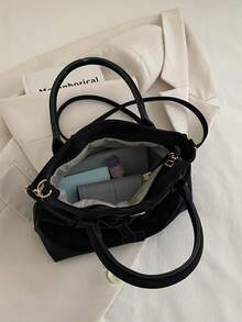 复古麂皮休闲单肩包，大容量手提包，简约时尚水桶包，适合通勤、购物、约会、旅行、办公、商务、生日礼物等场合，拉链封口，可调节肩带，肩带装饰 - 黑色 - 查看 12