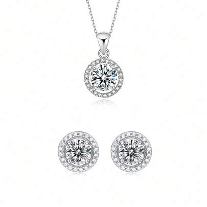 3 chiếc Bông tai đơn Moissanite bạc 925 trang nhã và sang trọng 50 điểm & Bộ vòng cổ 50 điểm Thích hợp cho phụ nữ trang phục hàng ngày, tiệc tùng, đi làm và quà tặng trang sức trong đám cưới Trang sức cô dâu đính hôn Bộ trang sức kim cương giả