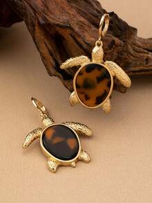 1对波西米亚极简可爱卡通孔雀石海龟耳环，适合女性，适合度假、派对、日常佩戴（图案随机） - 棕色 - 查看 1