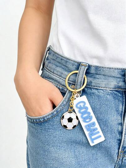 2D Cartoon Football Keychain With Football Pendant, Fashion Minimalist High-End Versatile Keychain, Cute And Fun Cartoon Style Pendant, Acrylic Material , Unique And Interesting Gift For Birthday And Celebration, Backpack Accessory For Couples And Friends