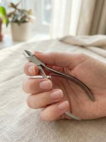 适用于厚指甲的重型脚趾甲钳 - 420不锈钢宽口花形手柄指甲钳，适合老年人、男士使用，可用于修剪嵌甲和卸除亚克力指甲。 - 彩色 - 查看 5