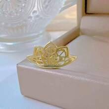 Gold Silver Cartilage Helix Earring Women Geometric Mandala Flower Hidden Helix Piercing Earrings Hypoallergenic Cartilage Piercing Earring Jewelry Women - 金花 - 查看 6