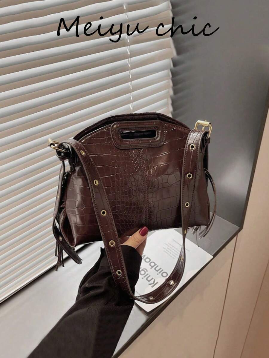 This Is A Stylish, Compact, And Chic Tassel Handbag, A Newly Designed, Personalized, And Multifunctional Women's Handbag With A Novel And Unique Design. It Is Versatile, Suitable For Casual Commuting, Shoulder Carrying, Or Crossbody Wear. - Coffee - View 1