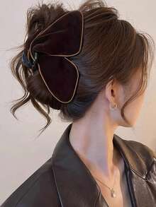 1 件优雅柔软的法式丝绒发夹，秋冬新年款式 - 采用柔软丝绒蝴蝶和鲨鱼设计，女士礼物 - 植絨抓夾 - 查看 2