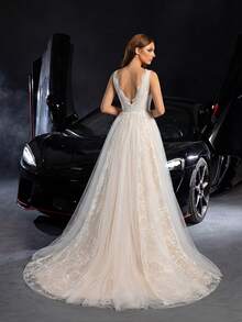 Faeriesty 优雅白色撞色网纱蕾丝A字V领露背无袖雪纺正式晚礼服，适合婚礼、伴娘伴郎、正式晚宴等场合。 - 白色 - 查看 2