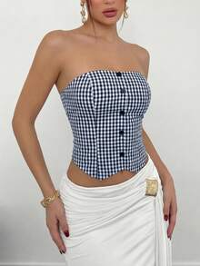 Áo hai dây ngắn tay kẻ caro đen trắng, cài cúc đen phía trước, vạt áo cong ôm sát, kiểu dáng thanh lịch cổ điển, phù hợp cho các buổi đi chơi mùa hè, dạo phố, gặp gỡ bạn bè, du lịch và các dịp khác. - Đen và trắng - Xem 5