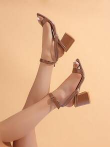 Women's New Style Square Heel Fashion Casual Strap Buckle Sandals, Beach Strap Sandals - Brown - View 2