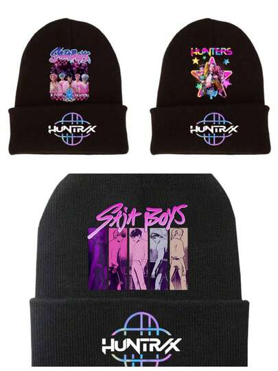 Mattel Serie K-POP Bruja Cazadora Gorro: Gorro de punto negro con el grupo de cazadores de brujas de dibujos animados y estampado de patrones coloridos en la parte delantera, borde doblado para mayor calidez, adecuado para el campus, la calle, actuaciones y otras ocasiones, unisex, varios colores y estilos, alta relación calidad-precio, un artículo imprescindible para la colección y el uso diario de los fans.