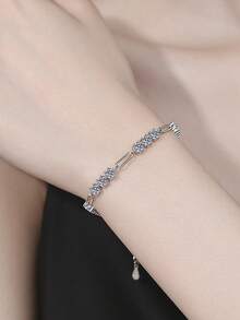 BLOVEMEE 1条奢华925纯银4.5克拉莫桑石手链，适合女性日常佩戴、派对、节日、情人节、母亲节、圣诞节、万圣节、结婚纪念日等场合，是馈赠佳品。 - 銀色 - 查看 2