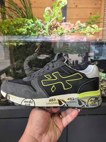 2026新款复古情侣鞋，483米运动跑步休闲鞋，校园风，奢华透气，适合工作场合，礼盒包装，大码尺码，快速发货，随机错位鞋底印花