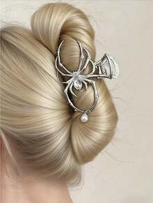 Spider-Shaped Silver Hair Claw Clip With Pearl Pendant, Chic Dark Style Niche Design, Suitable For Daily, Commute, Date, Fashion Hair Accessory - Silver - View 1