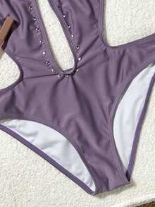 Bộ đồ bơi liền thân màu tím quyến rũ, cổ chữ V sâu có thể điều chỉnh, trang trí đinh tán, hoàn hảo cho kỳ nghỉ lãng mạn trên bãi biển và tiệc bể bơi vào ngày Valentine. - Màu tím - Xem 9