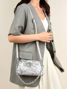 迷你优雅纯色夹扣金属链条手柄女士手提包，休闲简约单肩托特包，适合购物、钱包、通勤，适合年轻女性、大学生、新人及上班族女性。是办公室、大学、工作、商务、通勤、户外、旅行和郊游的理想之选。 - 淺灰色 - 查看 12