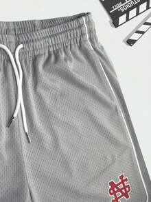 男士休闲街头风透气网眼面料撞色图案夏季运动短裤 - 灰色 - 查看 8