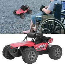 Coche de escalada todoterreno con control remoto inalámbrico de aleación de aluminio de cuatro vías 2.4G para niños, escala 1:18, recargable por USB, rojo (control remoto enviado sin batería) (coche enviado con batería incorporada). - Tipo de Enchufe A USA (110-127V) - Ver 3