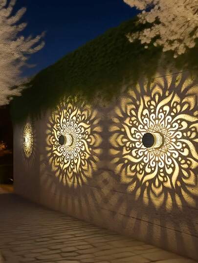 1个太阳能围栏灯，户外壁灯，镂空设计，LED太阳能灯，适用于花园、庭院、露台、楼梯照明，也可用于花园、草坪、露台、楼梯、生日派对装饰、庭院花园装饰、前门装饰、圣诞节和万圣节派对庭院装饰、斋月灯笼、斋月装饰