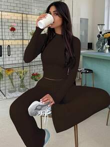 女士时尚短款长袖上衣搭配修身喇叭裤运动套装，春夏款 - 咖啡棕 - 查看 3