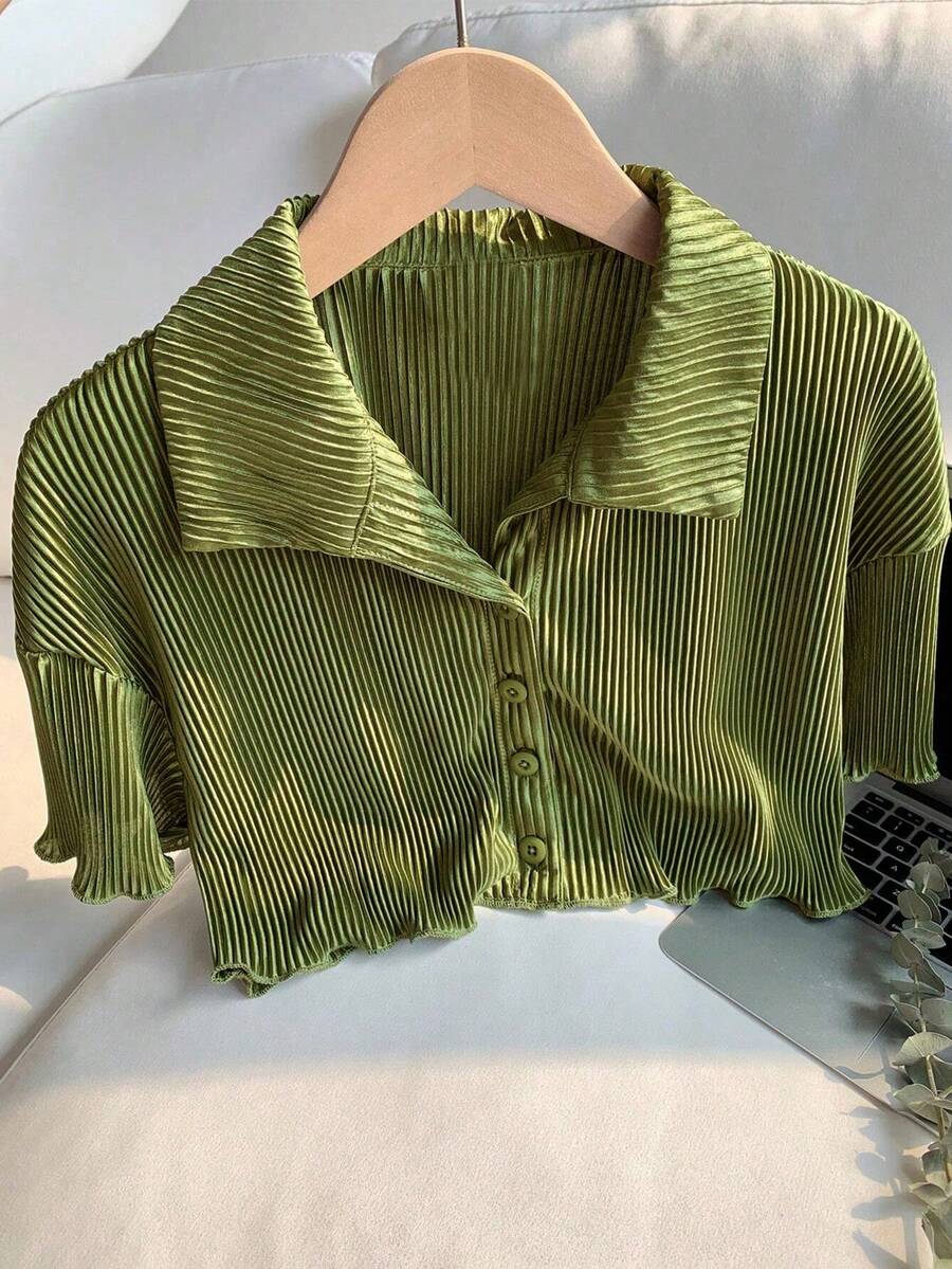 Áo croptop nữ màu xanh lá cây dáng trễ vai, có cổ, tay ngắn, chi tiết cúc cài, thích hợp cho mùa hè. - màu xanh lá - Xem 1