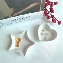 1pc Ceramic Heart Shaped Jewelry Tray, White Jewelry Display Holder, Heart Ring Holder, Jewelry Storage, For Earrings, Necklaces, Rings, Bracelets, Dresser, Bedroom Nightstand, Home Decor, New Year Gift, Gift, Gift Back To School - Multicolor - View 4