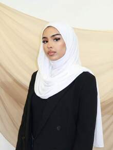 1条柔软透气、不易起球的穆斯林头巾，可快速系结，适合全年日常佩戴。 - 卡其色 - 查看 12