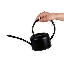 Bình tưới cây bằng sắt đen mờ, bình tưới có vòi dài dùng cho cây mọng nước và cây trồng trong nhà, bình hoa trang trí để bàn. Tưới tiêu làm vườn: Thích hợp để tưới hoa pansy, cây mọng nước, thảo mộc và các loại cây trồng trong nhà khác, vòi dài giúp tưới nước chính xác vào đất, giảm thiểu nước bắn tung tóe. Phụ kiện trang trí: Có thể dùng làm bình cắm hoa khô, hoặc đặt trên bàn làm việc, bệ cửa sổ để trang trí, phù hợp với phong cách nhà Bắc Âu, công nghiệp và tối giản hiện đại. - Bình tưới cây bằng sắt màu đen mờ - Xem 8