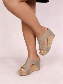 Dép lê đế xuồng cỡ lớn dành cho nữ, đế bằng giả da, chống trượt, hở mũi, đính đinh tán, gót cao, thích hợp cho kỳ nghỉ hè, đi chơi hàng ngày. Phù hợp với mọi dáng người. - Tro - Xem 2