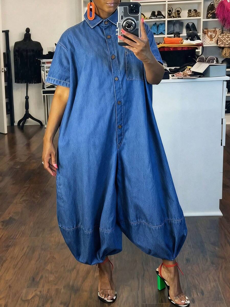 Valentine's Day, Date Night Outfit, Gifts For Her Women's Blue Collared Short-Sleeve Jumpsuit - Button-Front & Chest Pocket & Oversized Silhouette & Balloon Wide-Leg Detail | Relaxed Artsy Fit For Weekend Shopping Trips For Effortlessly Charming Stylish Looks - Màu xanh lam - Xem 1