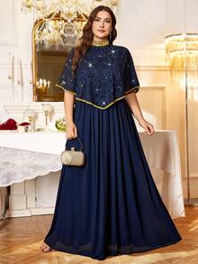 Đầm maxi sang trọng với họa tiết ren đính kim sa vàng, viền voan, thích hợp cho khách dự đám cưới, tiệc trang trọng, sinh nhật, lễ tốt nghiệp, dạ tiệc và các dịp khác. Mùa xuân - Màu xanh hải quân - Xem 3