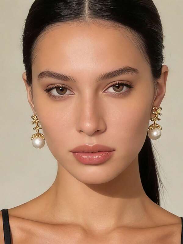 一对巴洛克复古优雅珍珠字母形耳环，高端时尚女士配饰