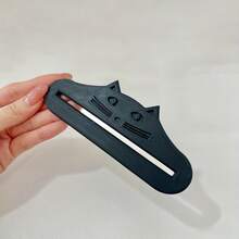 新款便携式猫粮挤压器，宠物肉酱挤压器，猫零食喂食器，采用耐用塑料制成，可挤压酱料包，适用于各种酱料包和糊状物，户外和家庭厨房挤压工具，手持式喂食器，易于使用，高品质塑料，粘合剂分配器，适合家庭厨师和猫主人。 - 均碼 - 查看 1