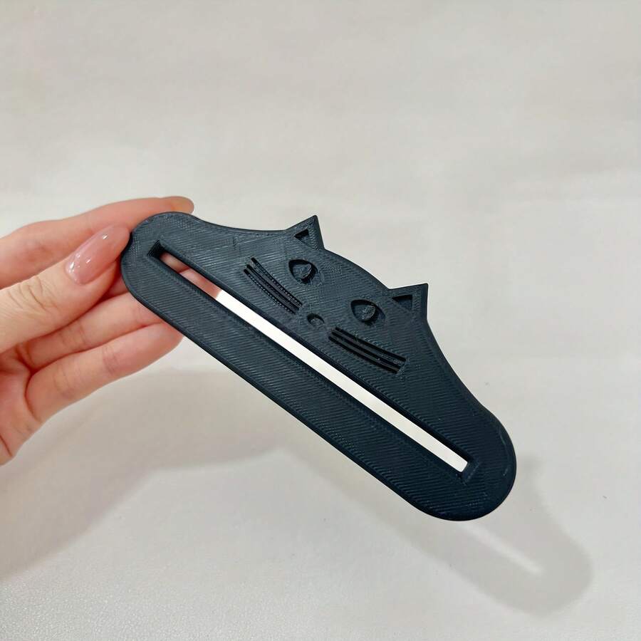 新款便携式猫粮挤压器，宠物肉酱挤压器，猫零食喂食器，采用耐用塑料制成，可挤压酱料包，适用于各种酱料包和糊状物，户外和家庭厨房挤压工具，手持式喂食器，易于使用，高品质塑料，粘合剂分配器，适合家庭厨师和猫主人。 - 均碼 - 查看 1