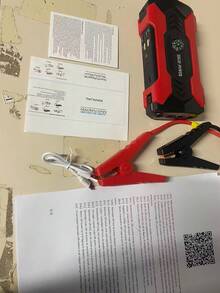 汽车应急启动电源、峰值汽车电池充电器、跳线盒电池组（最多可容纳 2.64 加仑汽油或 2.25 加仑汽油），带便携式充电器、应急 LED 灯、逃生安全锤、指南针 - 彩色 - 查看 14