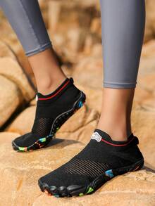 Quick-Drying Water Shoes, Unisex Outdoor Wading Shoes, Hiking, Rafting, Anti-Slip, Snorkeling, Swimming, Beach Shoes For Women, Suitable For Rocks And Tidal Pools, All-Season Versatile, Indoor Yoga & Swimming Shoes - Black - View 1