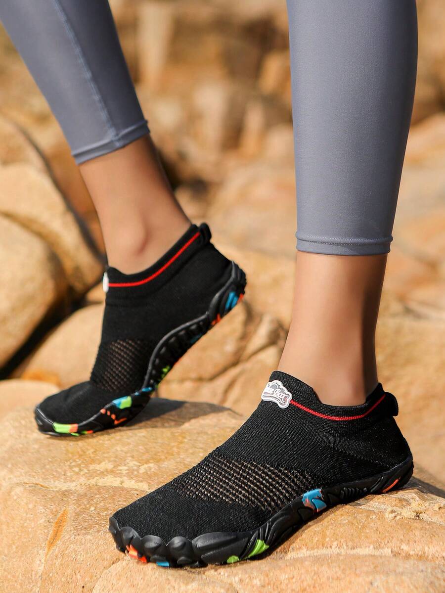 Quick-Drying Water Shoes, Unisex Outdoor Wading Shoes, Hiking, Rafting, Anti-Slip, Snorkeling, Swimming, Beach Shoes For Women, Suitable For Rocks And Tidal Pools, All-Season Versatile, Indoor Yoga & Swimming Shoes - Black - View 1