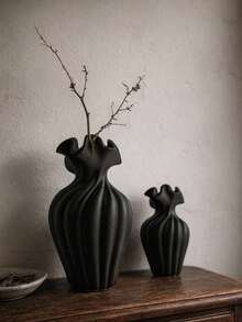 1个白色纹理树脂花瓶：时尚的人造花卉插花容器，是家居装饰、客厅点缀、卧室和办公桌摆设的理想之选。这款别致百搭的装饰品，为您的现代室内空间增添格调。 - 餃子口 - 查看 4