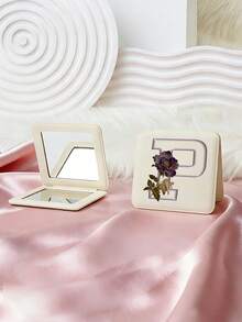 1个Y2K风格英文字母系列便携式化妆镜，可折叠轻巧便携，全皮材质，适合各种场合，可折叠方形口袋镜，复古花卉3D英文字母印花设计，180°翻盖，多功能 - 彩色 - 查看 24