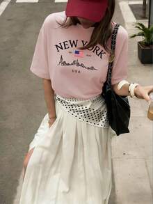 Camiseta de mujer de verano de ajuste holgado con cuello redondo y manga corta, con estampado de eslogan simple, estilo casual de vacaciones. Blusa de moda apta para uso diario y de vacaciones. - Rosa - Ver 3