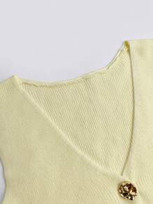 2026新款欧美时尚简约金色纽扣装饰无袖针织背心 - 淡黃色 - 查看 9