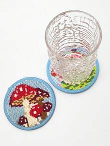 Bộ 6 miếng lót ly thêu chữ thập tự làm, có sẵn các mẫu hình nấm hoặc trái cây, những chiếc lót ly thủ công này là món quà ấm áp dành tặng bạn bè và gia đình. - Đế lót ly thêu chữ thập - Xem 7