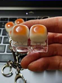 1 قطعة سلسلة مفاتيح بشكل رغيف كراميل، لعبة تخفيف التوتر، اختبار مفتاح لوحة المفاتيح الميكانيكية، حلقة مفاتيح، ديكور المكتب، تميمة الهاتف، لعبة إبداعية مضادة للقلق للأصابع - أصفر - مشاهدة 13