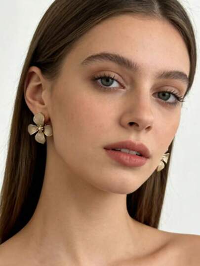 1对全新乳白色花瓣耳环，复古法式简约优雅耳钉，精致耳环，充满ins风