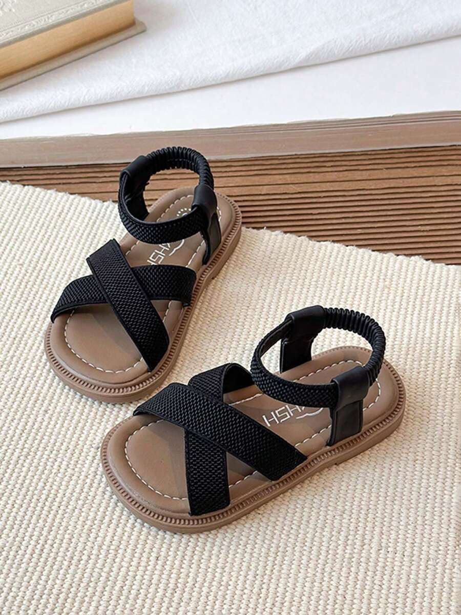 1双女童交叉绑带夏季新款时尚轻便平底凉鞋 - 黑色 - 查看 1