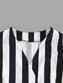 Áo nữ kiểu dáng thường ngày thanh lịch, đa năng, phối màu đen trắng kẻ sọc, cổ chữ V, vai thường, tay bồng, ôm sát, tay ngắn, có thắt lưng để tạo dáng eo, thích hợp cho mùa xuân hè. - Đen và trắng - Xem 8