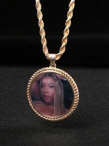 Customized Personalized Round Patterned Colored Photo Necklace Mother's Day Gift Valentine's Day Gift Birthday Anniversary Gift To Send Friends For Anniversaries, For Valentine's Day, For Mother's Day, For Birthdays, For Graduation, For Daily Wear, For Weddings, For Prom, For Father's Day, For Party - Multicolor - View 3