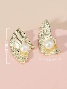 1 Pair Asymmetrical Geometric Metal Crafted Casual Everyday Wear Earrings For Women - Gold - View 3