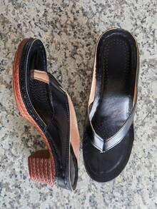 Women's Wood Heel Thong Sandals - Retro Elegant Comfort Shoes For Daily Wear  Black Wood Heel Thong Sandals - Retro Casual Shoes For Women  Comfortable Wood Heel Thong Sandals - Retro Shoes For Outings & Dates  Everyday Wood Heel Thong Sandals - Retro Elegant Comfort Casual Shoes Plus Size Wood Heel Thong Sandals - Retro Comfort Casual Shoes - 黑色 - 查看 7