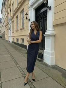 2026 Spring/Summer Blue Striped Halter Neck Long Slit Blazer, Differentiated Workplace Elegant Minimalist Fashion Casual - Royal Blue - View 5