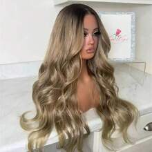 13x4 中分渐变棕色和金色合成蕾丝前假发，柔软长波浪发型，自然预修剪发际线和婴儿发。 - 彩色 - 查看 3